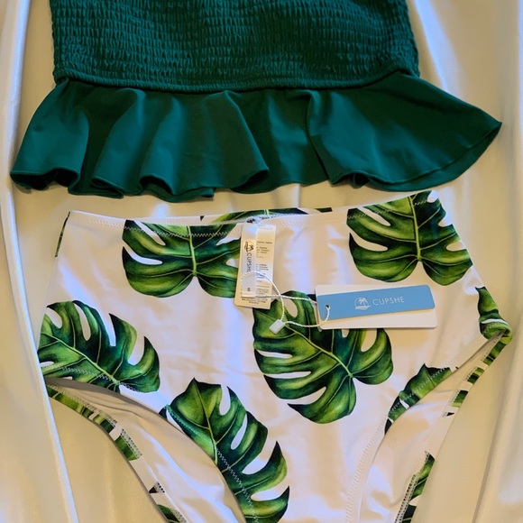 Green Leaves Print Set.  Ruffles High Waist Tankini, two pieces. - Picture 5 of 6